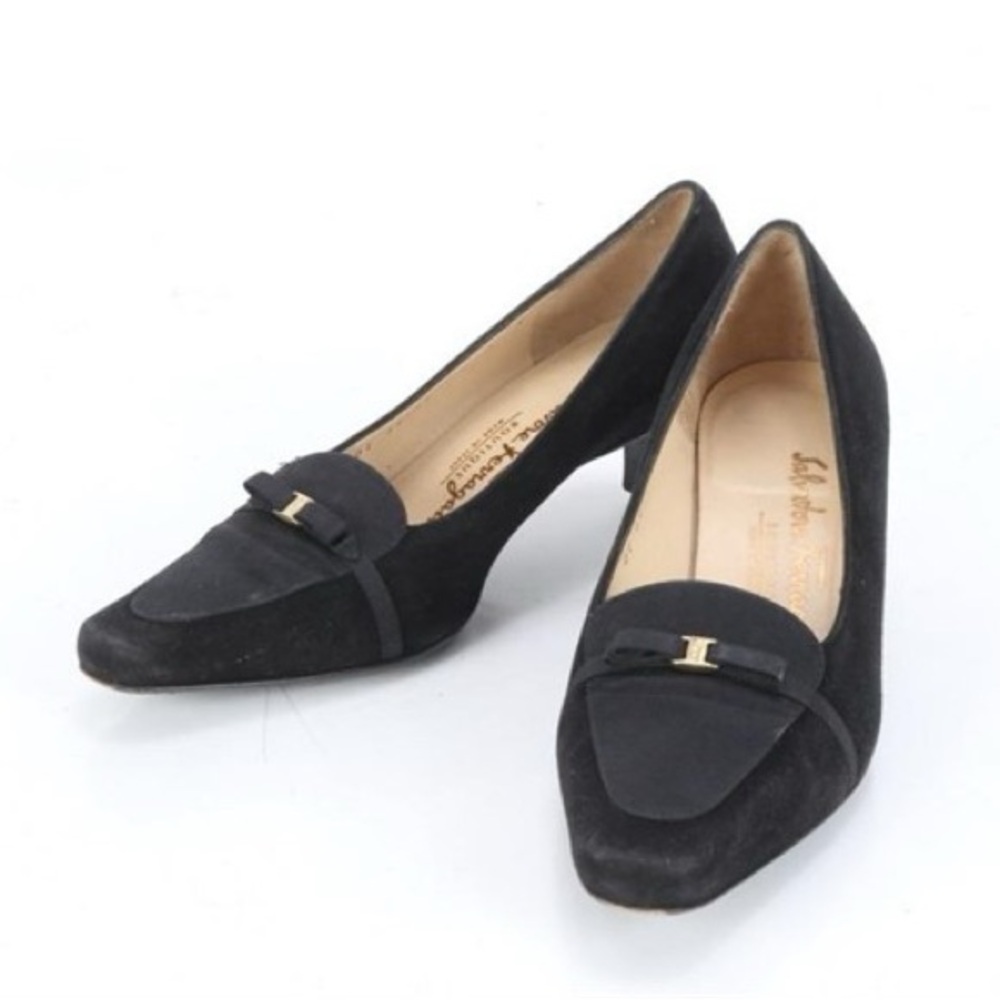 Salvatore Ferragamo Black Suede Pointed Toe Kitten Heel Pump Loafers Vara Ribbon